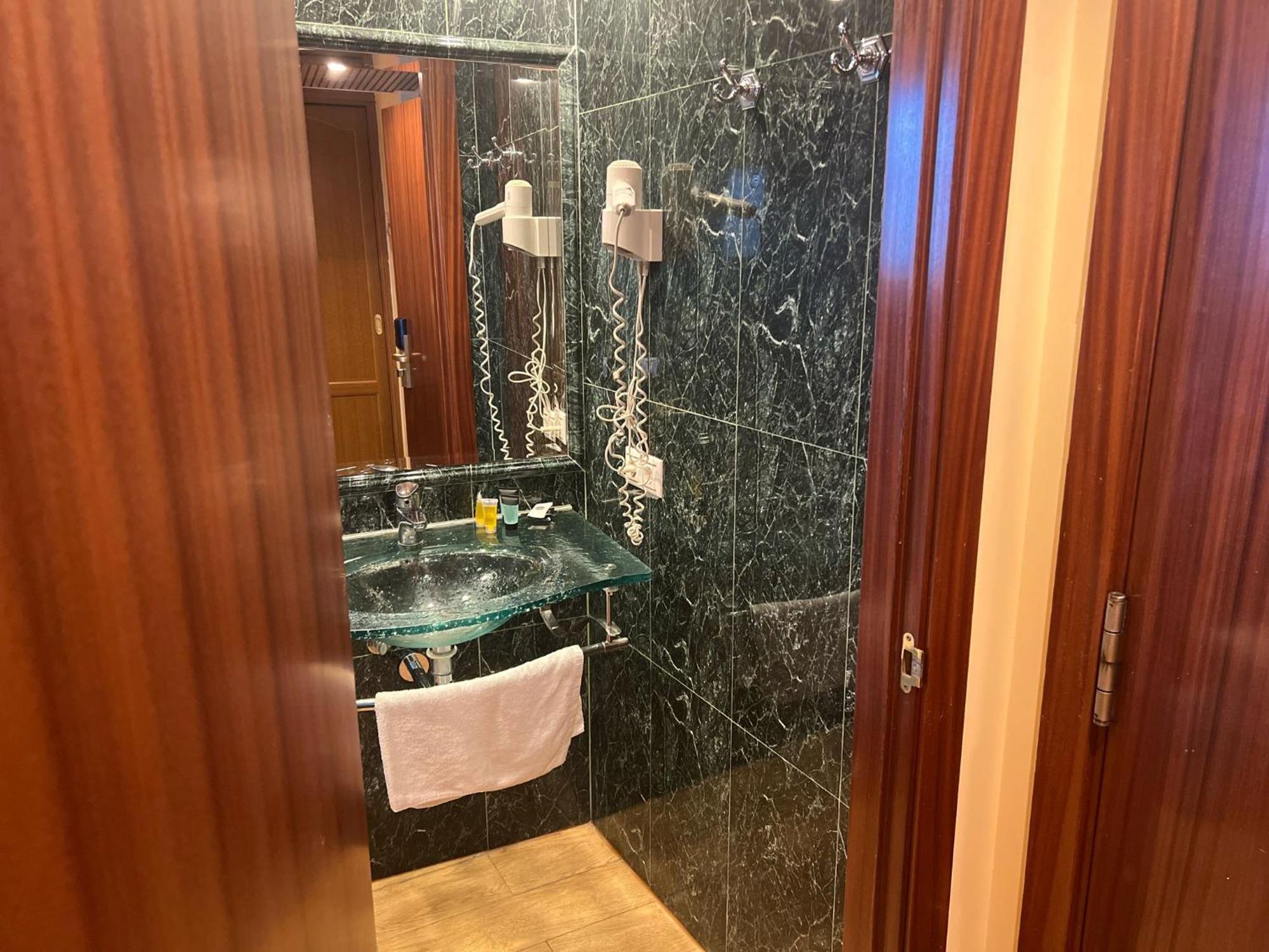 Hotel Portofino By Insidehome 엠푸리아브라바 외부 사진