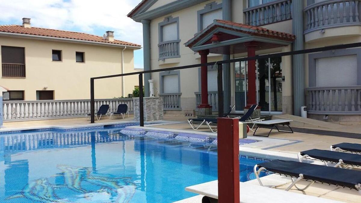 Hotel Portofino By Insidehome 엠푸리아브라바 외부 사진